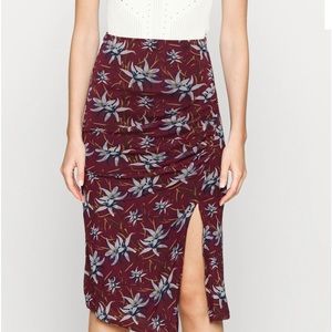 NWT Diane Von Furstenberg Reversible Dariella Skirt Size M.